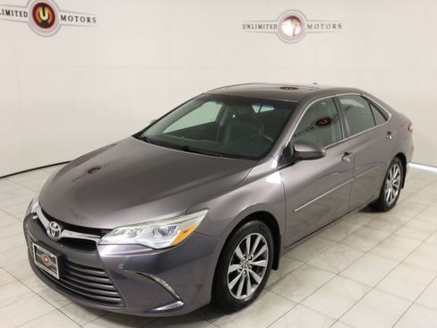 Used 2015 Toyota Camry XLE FWD image 35