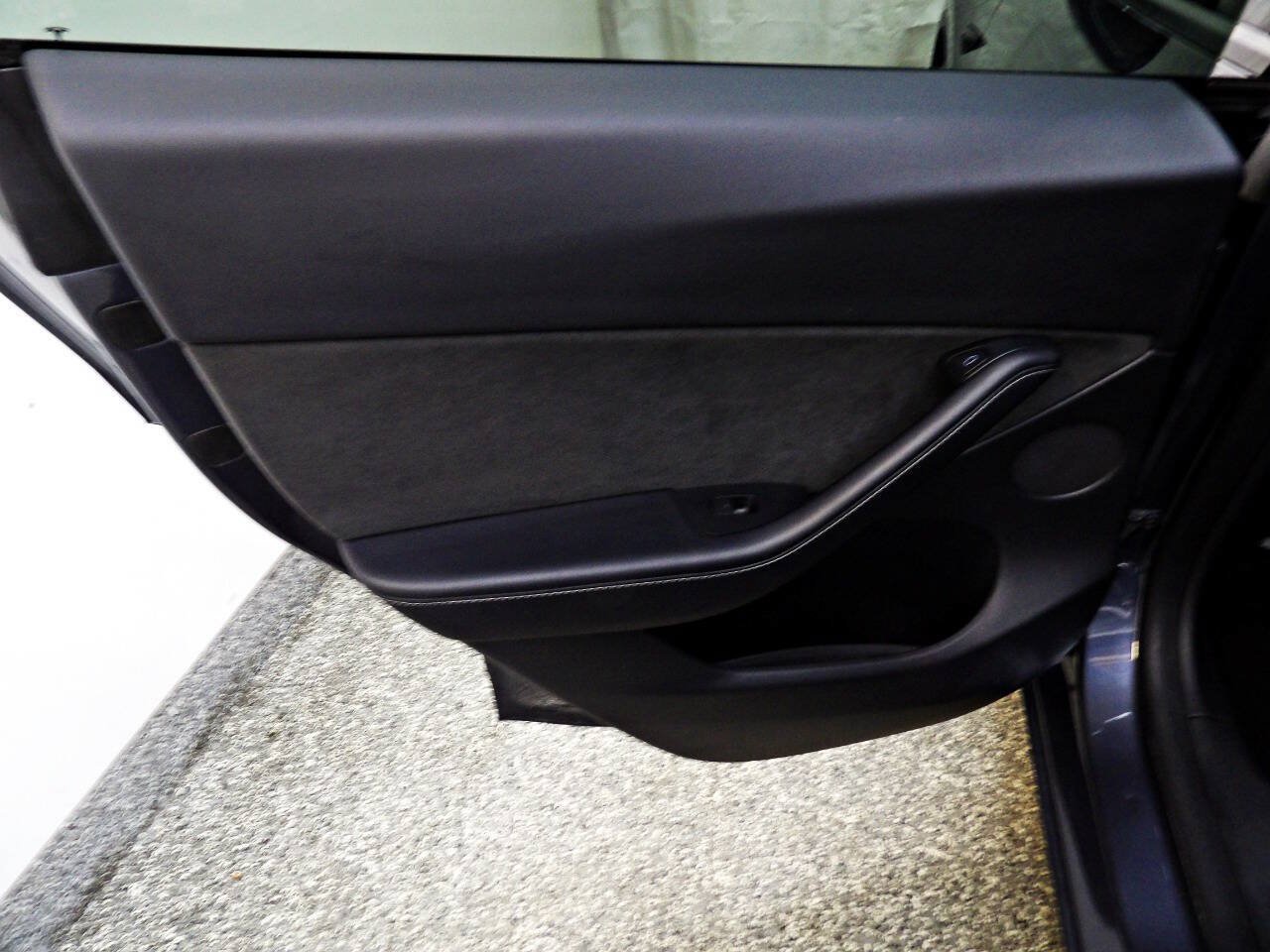 Used 2022 Tesla Model Y Long Range AWD/4WD image 9