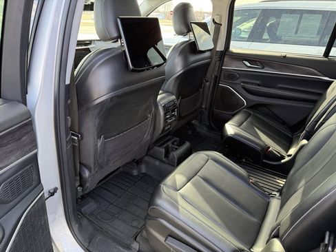 Used 2023 Jeep Grand Cherokee L Limited w/ Luxury Tech Group II image 12