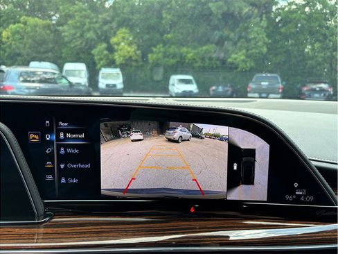 Used 2022 Cadillac Escalade Luxury RWD image 34