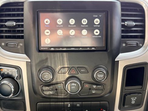 Used 2018 RAM 1500 SLT image 28