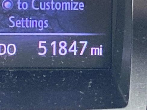 Used 2018 Toyota Tacoma TRD Sport image 19