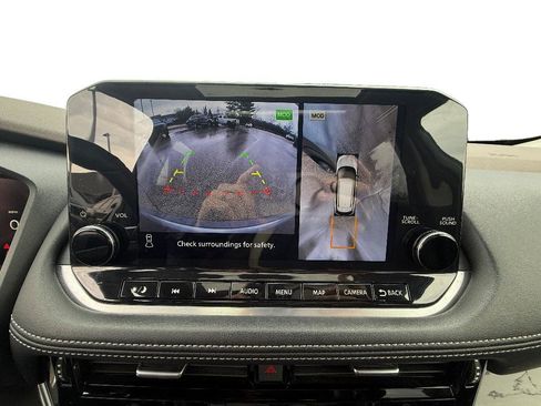 Used 2023 Nissan Rogue Platinum w/ Platinum Premium Package image 3