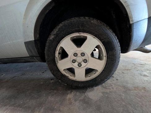 Used 2004 Saturn Vue AWD V6 image 14