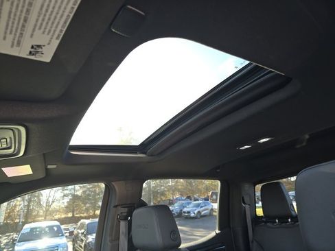 Used 2024 GMC Sierra 1500 AT4 w/ Technology Package image 27