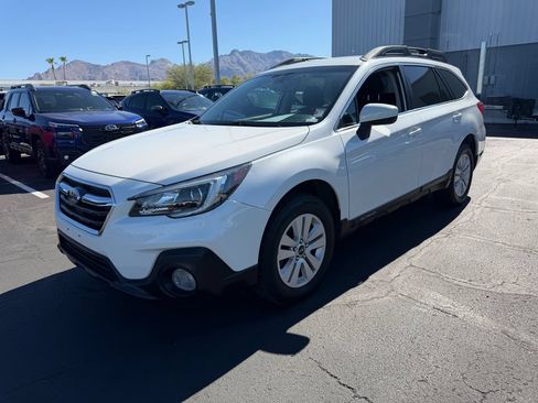 Used 2019 Subaru Outback 2.5i Premium AWD/4WD image 3