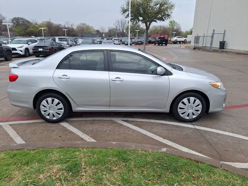 Used 2012 Toyota Corolla LE image 7