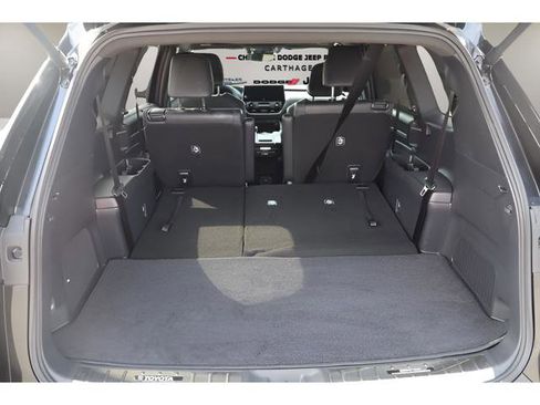 Used 2025 Toyota Grand Highlander AWD Hybrid image 25