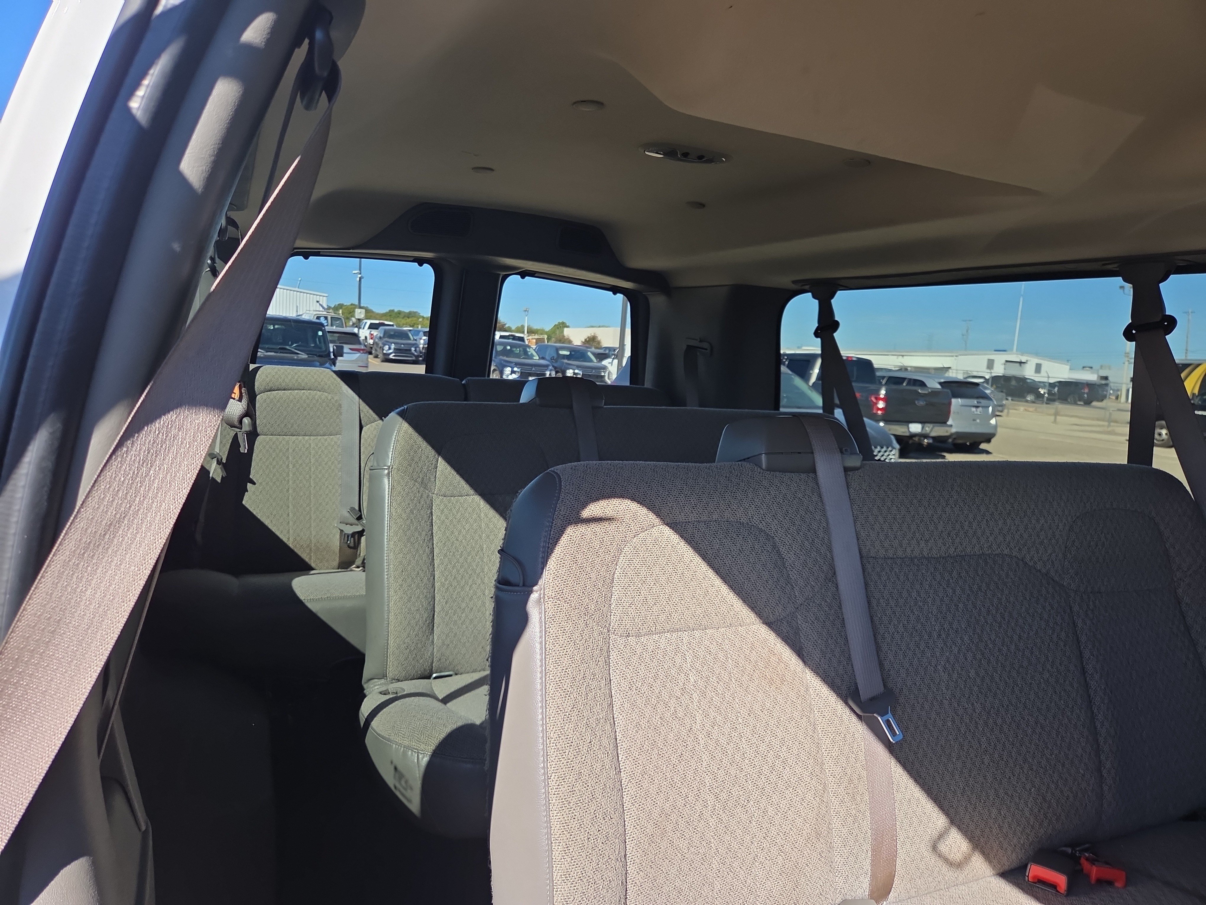 Used 2025 Chevrolet Express 3500 LT w/ LT Preferred Equipment Group RWD image 6