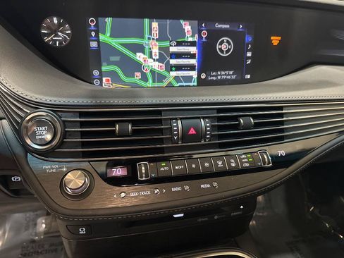 Used 2018 Lexus LS 500 w/ Accessory Package (Z1) RWD image 53
