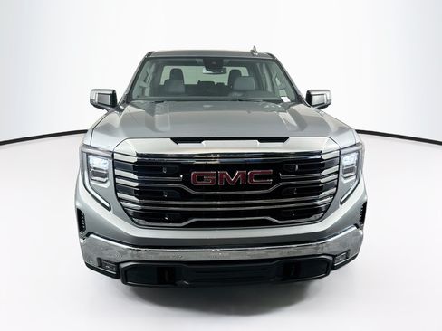 Used 2025 GMC Sierra 1500 SLT RWD image 2