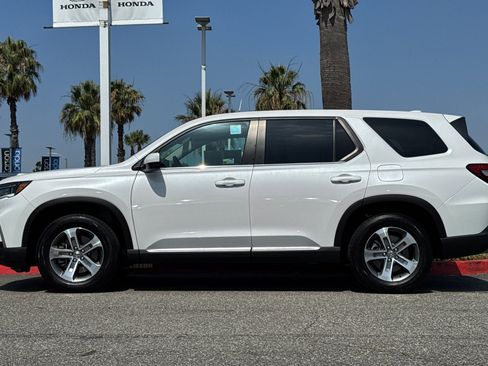 Certified 2024 Honda Pilot EX-L image 2