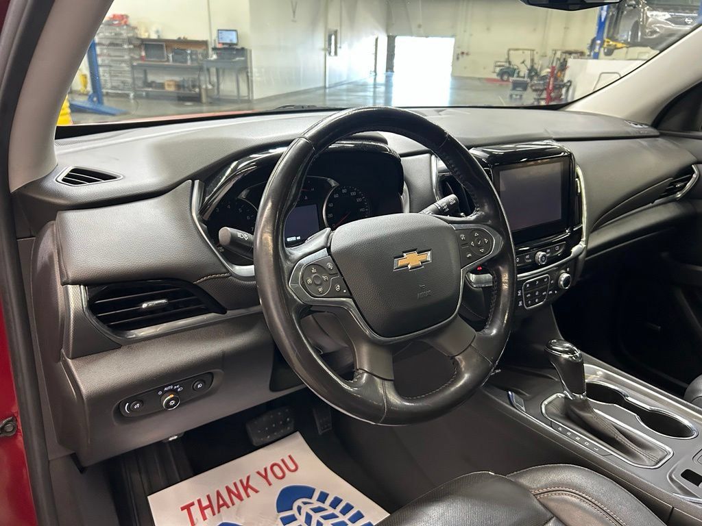 Used 2019 Chevrolet Traverse Premier w/ Driver Confidence II Package FWD image 17