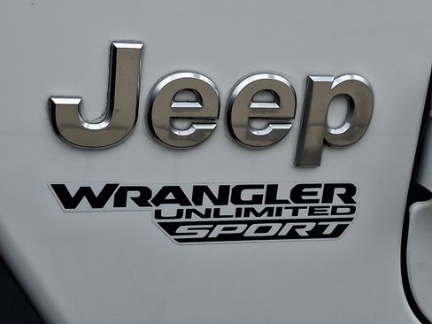 Used 2020 Jeep Wrangler Unlimited Sport AWD/4WD image 30