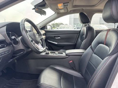 Used 2025 Nissan Sentra SR w/ SR Premium Package FWD image 11