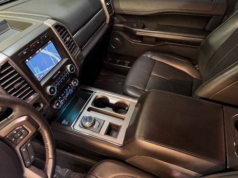 Used 2019 Ford Expedition Max XLT w/ Equipment Group 202A image 36