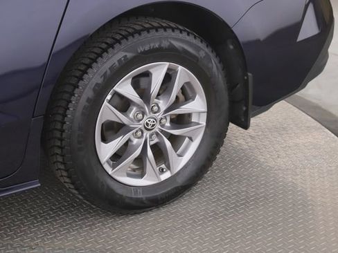 Used 2024 Toyota Sienna LE image 14