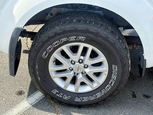 Used 2014 Nissan Frontier SV w/ SV Value Truck Package image 30