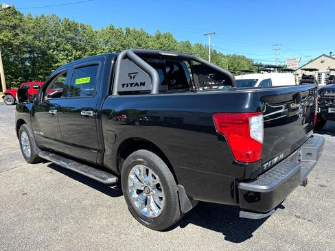 Used 2021 Nissan Titan SV w/ SV Convenience Package image 8