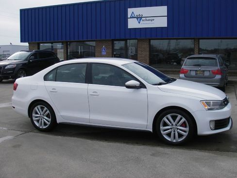Used 2014 Volkswagen Jetta GLI image 3