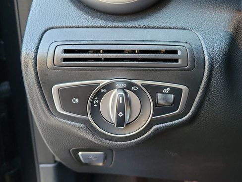 Used 2021 Mercedes-Benz GLC 300 w/ Premium Package image 24