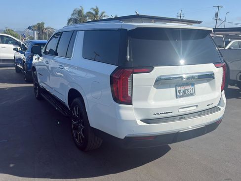 Used 2023 GMC Yukon XL SLT w/ SLT Premium Package RWD image 4