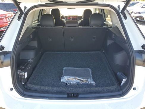 New 2026 Volkswagen Tiguan SE FWD image 7