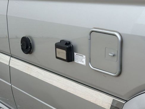 Used 2018 Mercedes-Benz Sprinter 3500 image 48