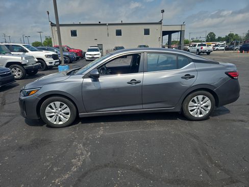 Used 2024 Nissan Sentra S FWD image 8