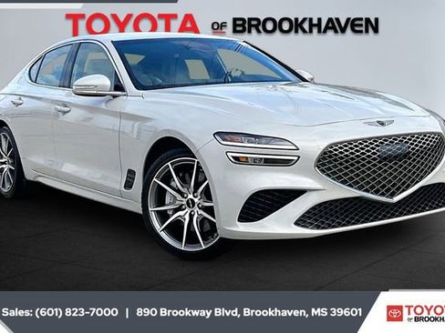 Used 2025 Genesis G70 2.5T image 1