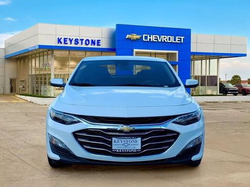 Used 2024 Chevrolet Malibu LT FWD image 2