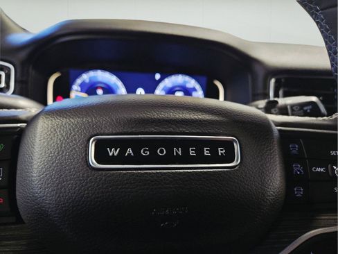 Used 2024 Jeep Wagoneer Series II AWD/4WD image 42