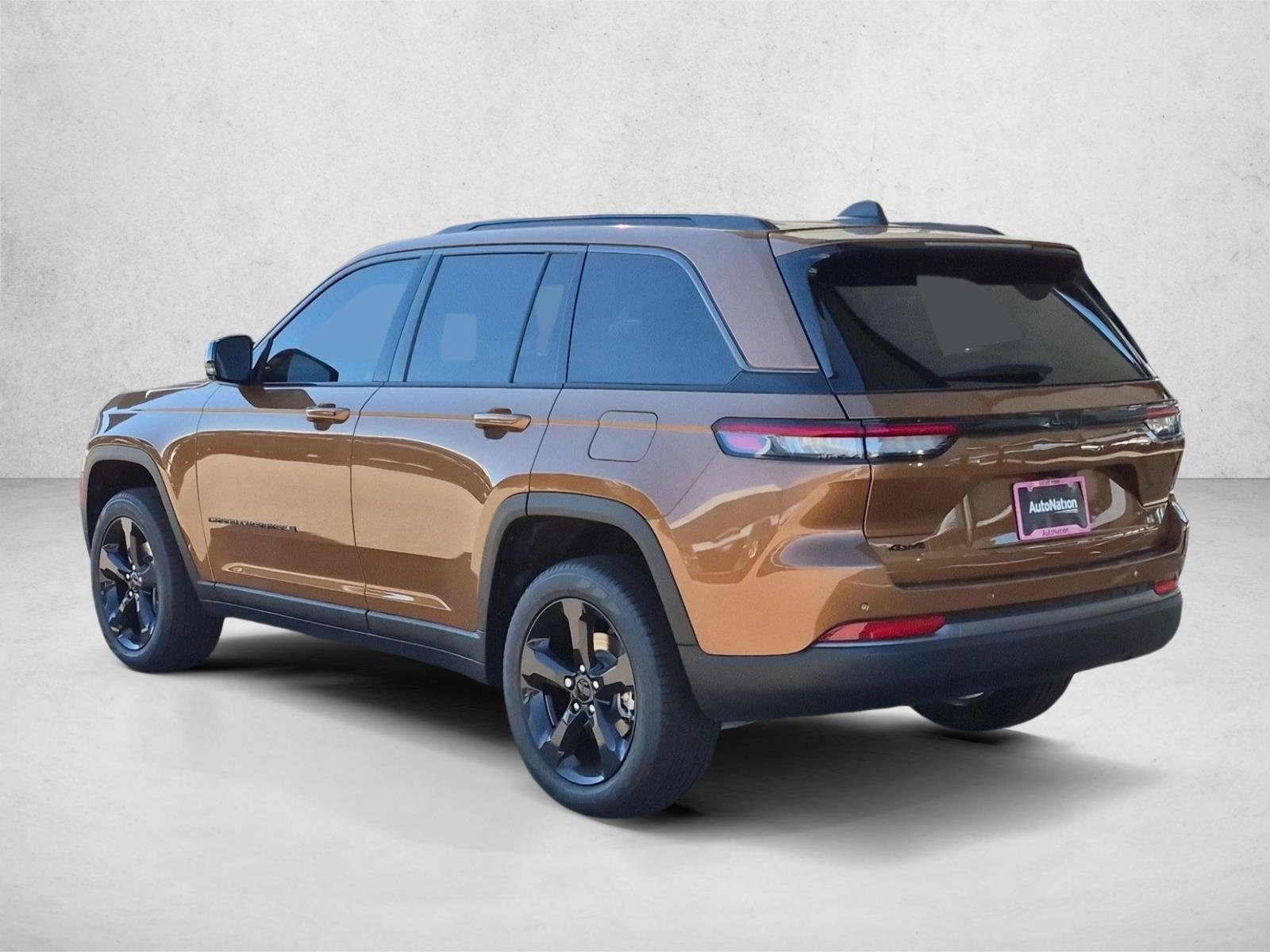 New 2026 Jeep Grand Cherokee Limited w/ Limited Altitude Package AWD/4WD image 9