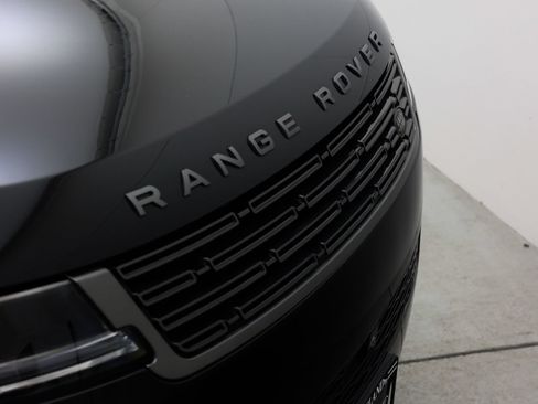 Used 2023 Land Rover Range Rover Sport SE AWD/4WD image 12