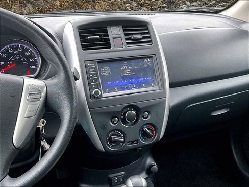 Used 2019 Nissan Versa SV image 6