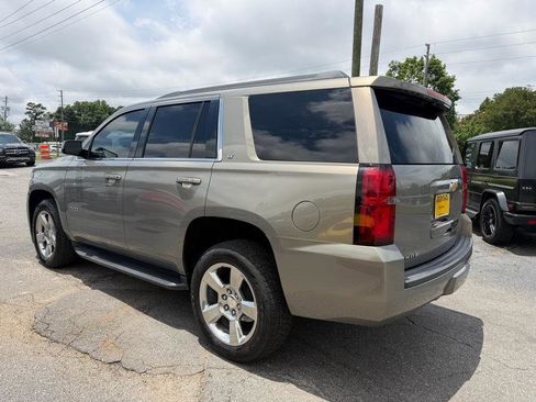 Used 2018 Chevrolet Tahoe LT w/ Luxury Package RWD image 12