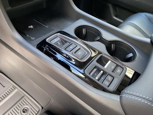 Used 2023 Honda Pilot EX-L image 11