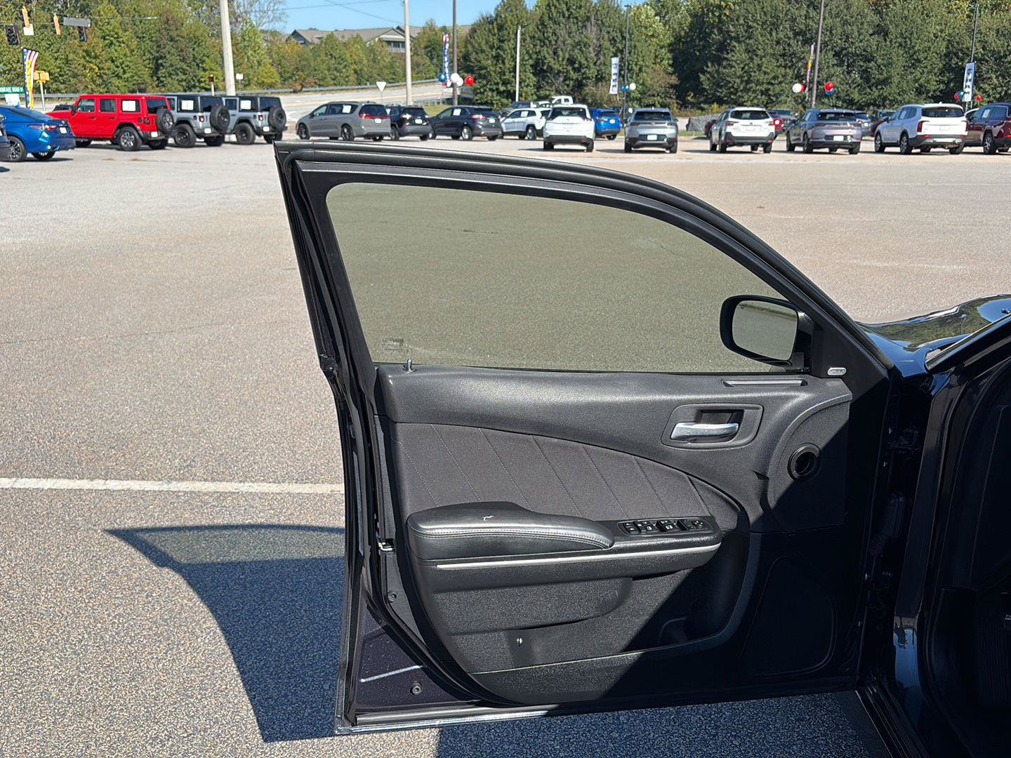 Used 2019 Dodge Charger R/T w/ Navigation & Travel Group RWD image 7