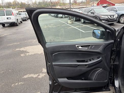 Used 2020 Ford Edge SEL AWD/4WD image 13