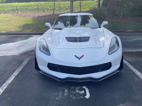 Used 2015 Chevrolet Corvette Z06 w/ 3LZ Preferred Equipment Group RWD image 2