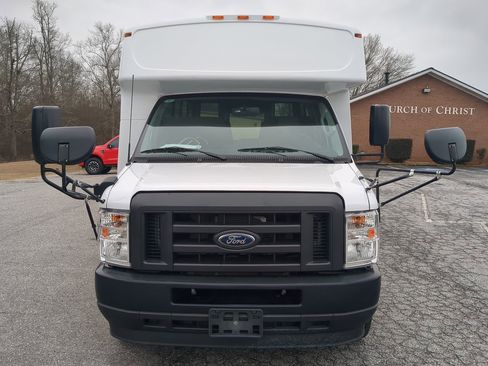 Used 2024 Ford E-350 and Econoline 350 Super Duty image 7