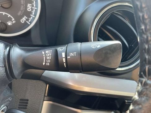 Used 2018 Toyota Tacoma SR5 AWD/4WD image 22