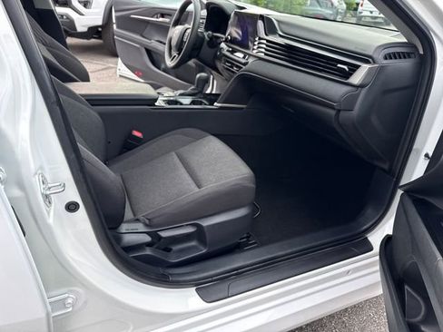 Used 2025 Toyota Camry LE FWD image 34