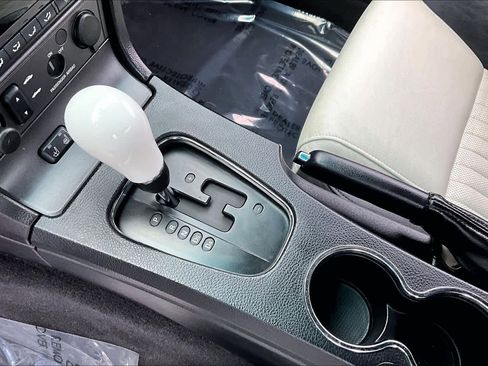 Used 2004 Ford Thunderbird Deluxe image 14