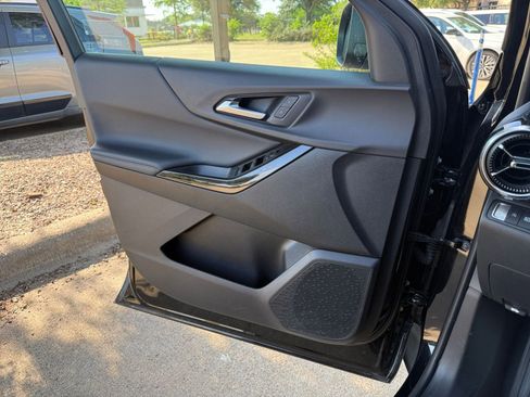 Used 2025 Chevrolet Equinox LT FWD image 18