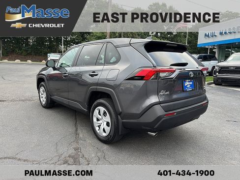 Used 2024 Toyota RAV4 LE AWD/4WD image 5
