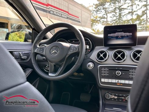 Used 2019 Mercedes-Benz GLA 250 4MATIC image 16