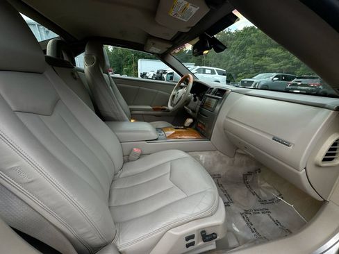 Used 2004 Cadillac XLR RWD image 28
