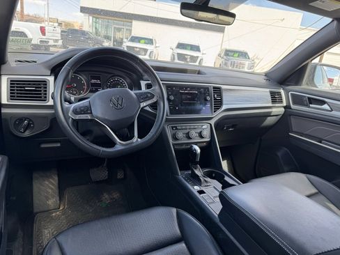 Used 2021 Volkswagen Atlas Cross Sport SE image 3