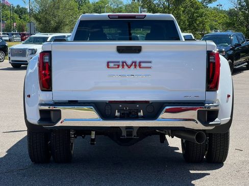 New 2026 GMC Sierra 3500 SLE w/ SLE Value Package AWD/4WD image 45